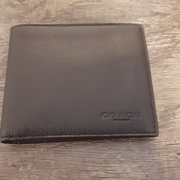Slim Black Wallet - Picture 1 of 3
